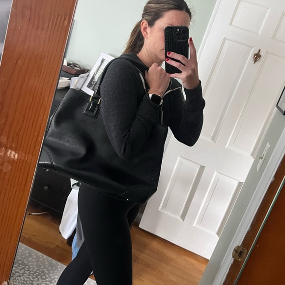 Like New Tory Burch black patent tote bag purse - Picture 10 of 10